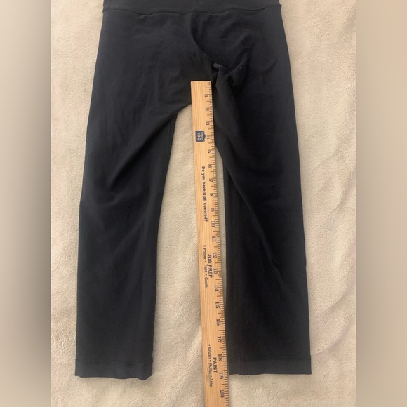 Lululemon Size 6 Capri Leggings Black Crop Blue Trim Size 4 - Picture 6 of 10